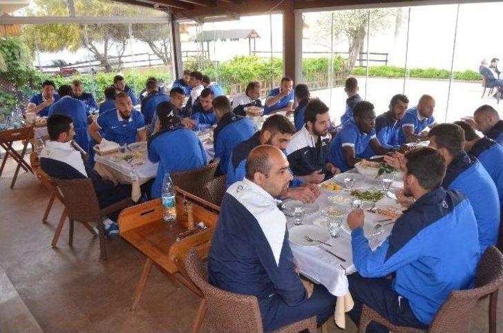 Adana Demirspor Kafilesi Akşam Yemeğinde Buluştu G3