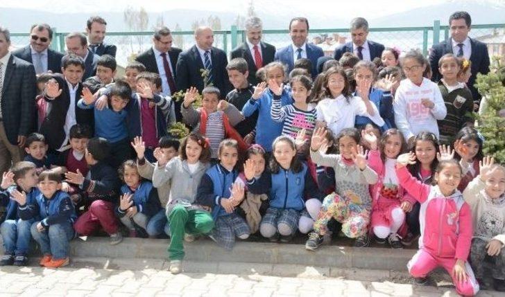 Tatvan’da Fidan Dikim Etkinliği G1