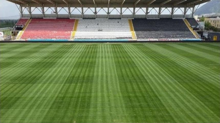Manisa 19 Mayıs Stadı Zemini, Galatasaray Ma&ccedil;ına Hazır