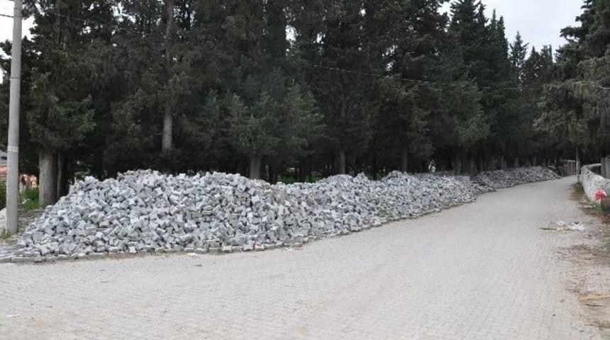 Avcılar Mahallesi&rsquo;nde Yol D&uuml;zenlemesi Yapılıyor