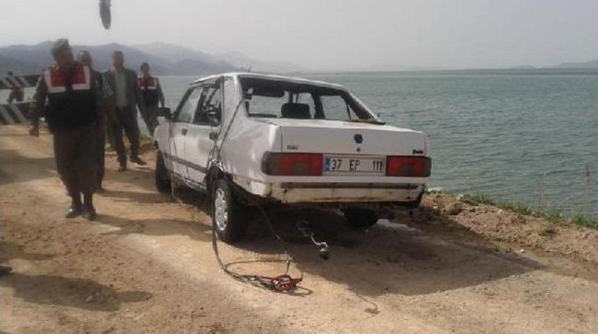 Otomobil Suğla Gölü'ne Uçtu, Sürücü Kurtuldu