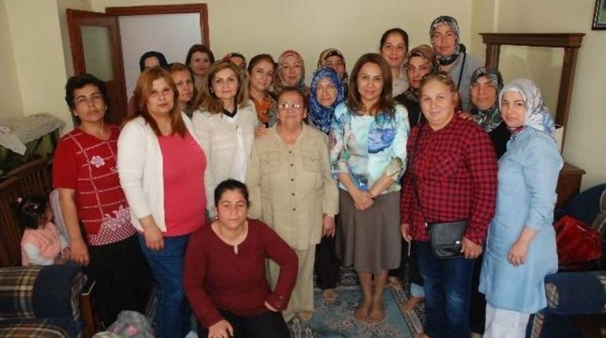 En&ccedil;, Vatandaşlara Ak Parti&rsquo;nin Yen Yatırım Ve Projelerini Anlattı