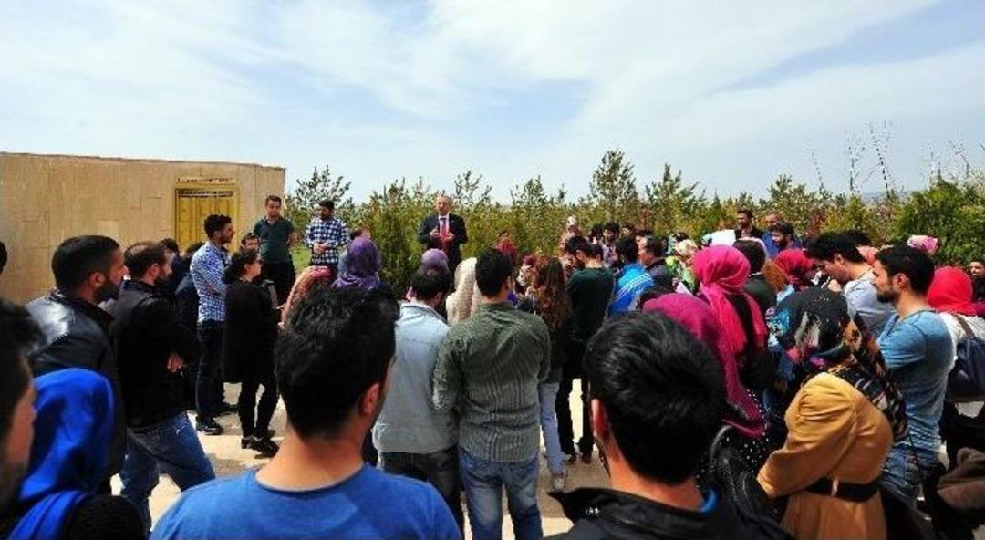 &Uuml;niversite &Ouml;ğrencilerinden Zeve Şehitliği&rsquo;ne Ziyaret