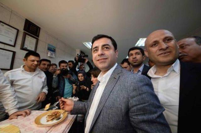 Demirtaş'tan Erdoğan'a Yanıt: O 'yok' Dedi Diye Yok Olmuyor