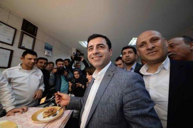 Demirtaş'tan Erdoğan'a Yanıt: O 'yok' Dedi Diye Yok Olmuyor