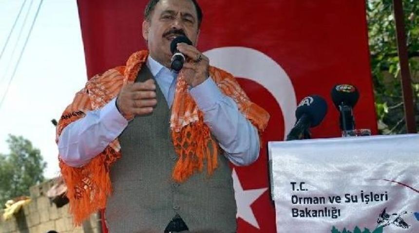 Bakan Eroğlu, K&ouml;r&uuml;kl&uuml; &Ccedil;izmeyle Sahaya Indi (2)