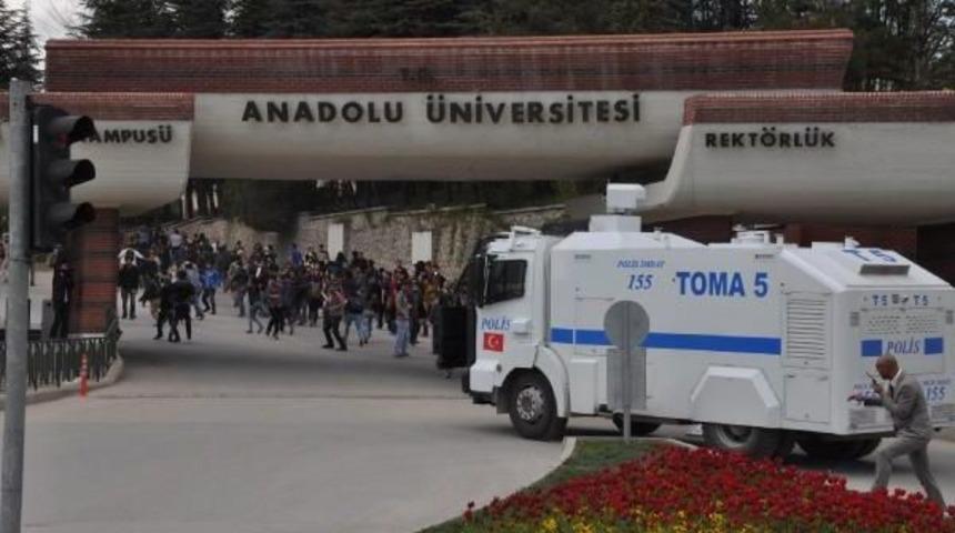 Anadolu &Uuml;niversitesi'ndeki Gerginliğe Polis M&uuml;dahalesi