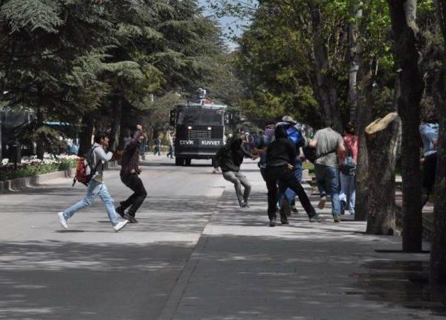 Anadolu Üniversitesi'ndeki Gerginliğe Polis Müdahalesi