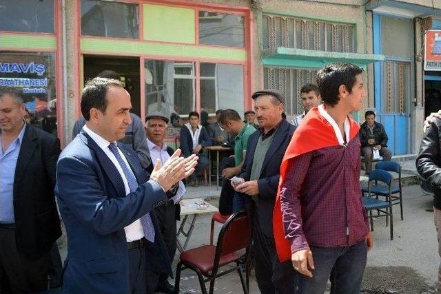 Ak Parti Milletvekili Adayı Özkaldı Emirdağ Halkıyla Bir Araya Geldi