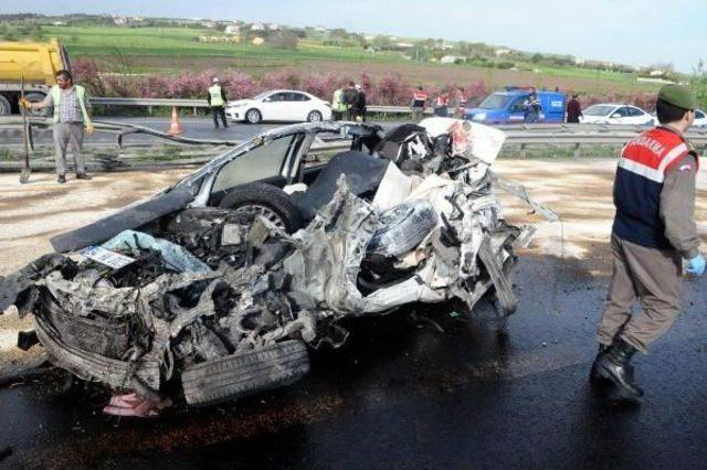 Fotoğraflar // Tem Otoyolu'nda Tır, Tanker Ve Otomobil Çarpıştı: 2 Ölü, 1 Yaralı