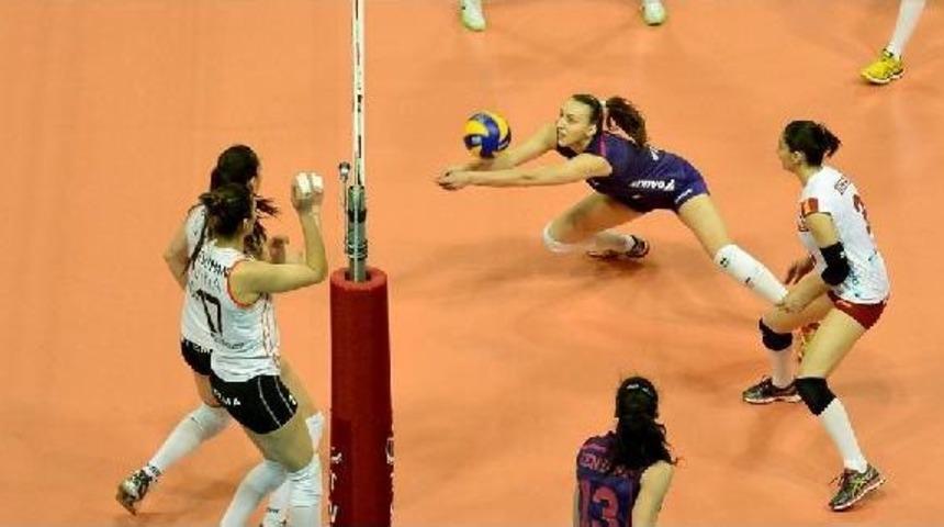 Eczacıbaşı Vitra Galibiyetle Başladı