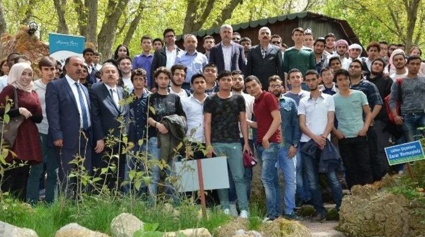 Yabancı Uyruklu &Ouml;ğrencilere Yeşilyurt Belediyesi&rsquo;nden Kardeşlik Yemeği