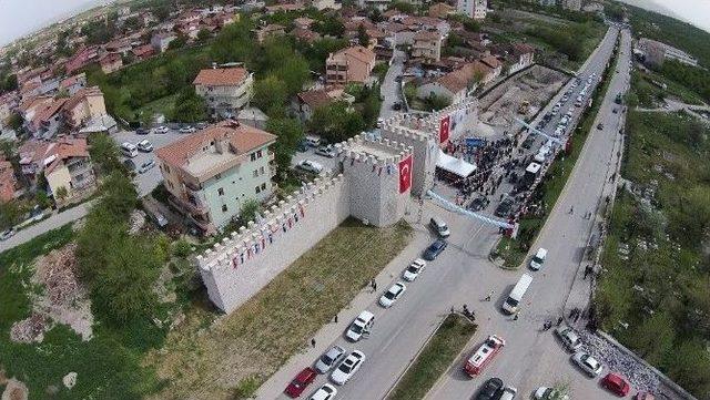 Battalgazi İlçesinde Tarihi Surlar Yeniden Yükseliyor