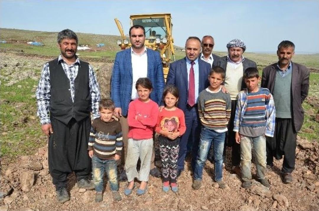 Siverek&rsquo;te Yol Yapım &Ccedil;alışmaları