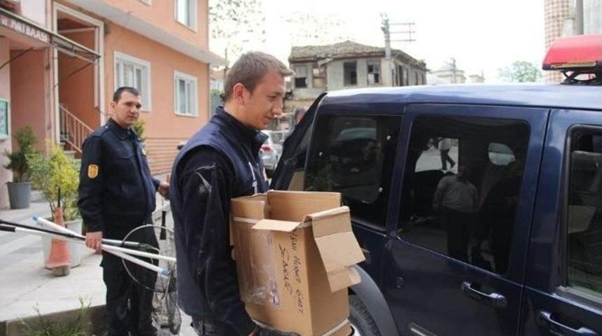 Su Tankının Altında Sıkışan Yavru Kedileri İtfaiye Kurtardı