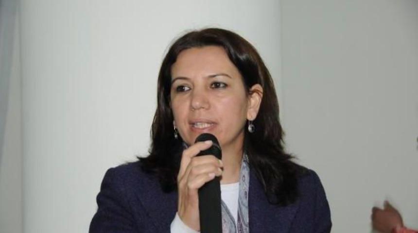 Hdp'nin Hakkari Adayı Irmak, Vali, Kaymakamlar Ve Emniyetten Oy Istedi