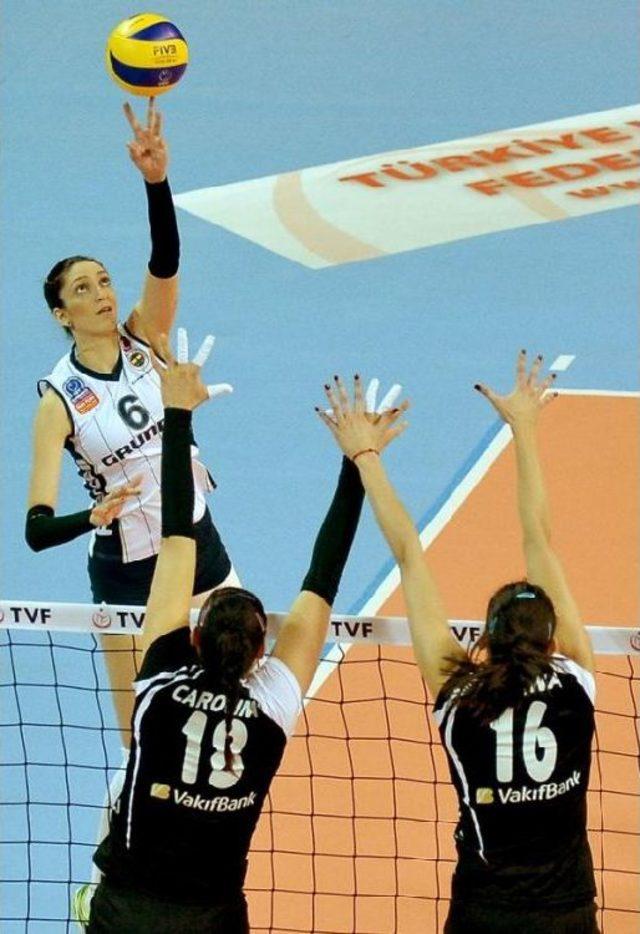 Fenerbahçe Grundig: 3 - Vakıfbank: 2