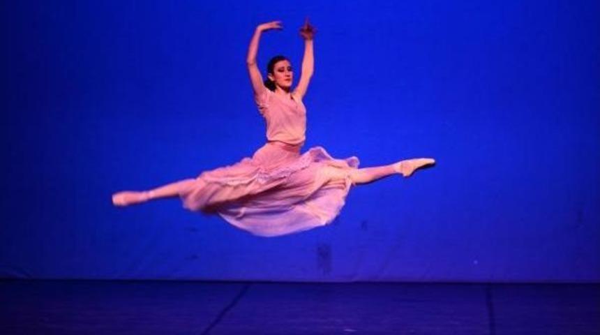 Balenin Yıldızları Yer &Ccedil;ekimine Meydan Okudu