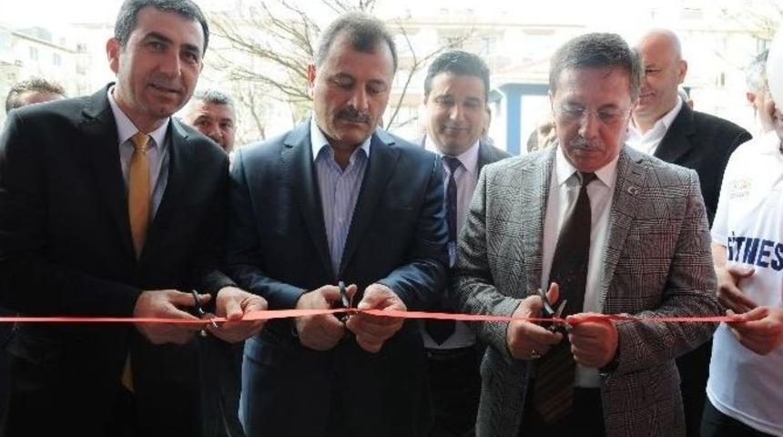 Pursaklar Belediyesi Saray Spor Salonu A&ccedil;ıldı