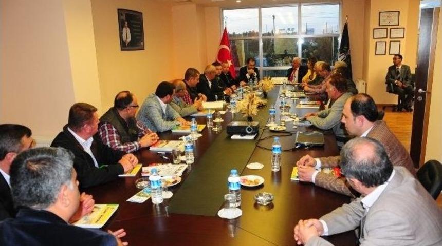 K&uuml;rşat Tuna İş Adamlarıyla Buluştu