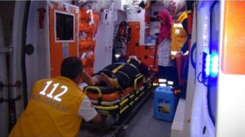 Yaralıları Kaza Yerinde Bırakıp Ka&ccedil;tı