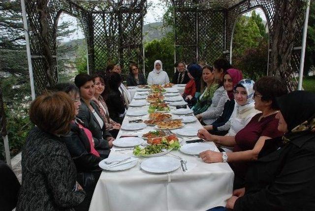 Kadın Muhtarlar Vali Konağında