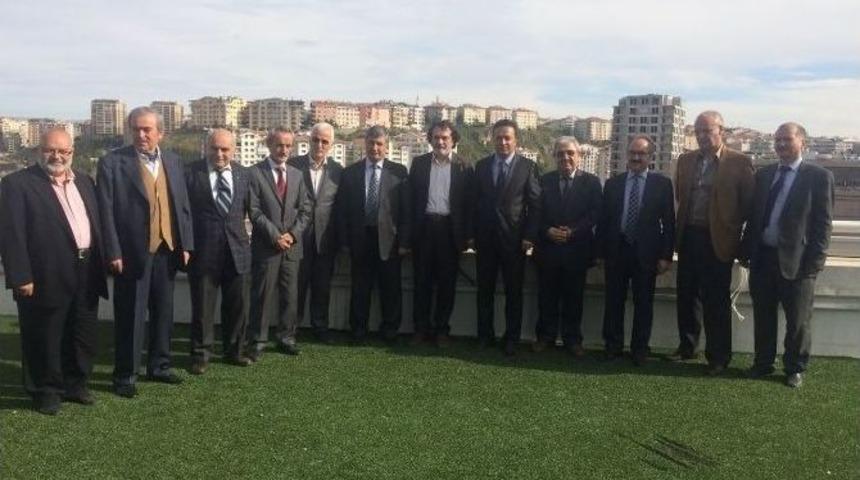 Sanat Ve K&uuml;lt&uuml;r Ke&ccedil;i&ouml;ren&rsquo;de Mercek Altına Alındı