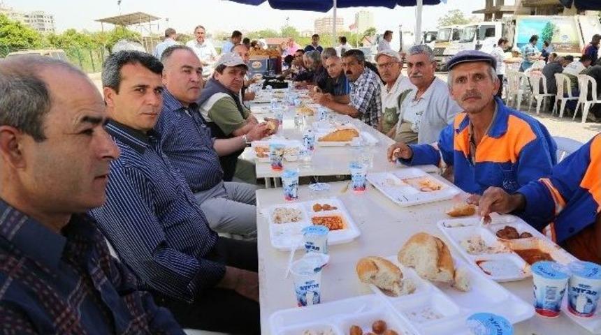 Başkan Tarhan İş&ccedil;ilerle Bir Araya Geldi