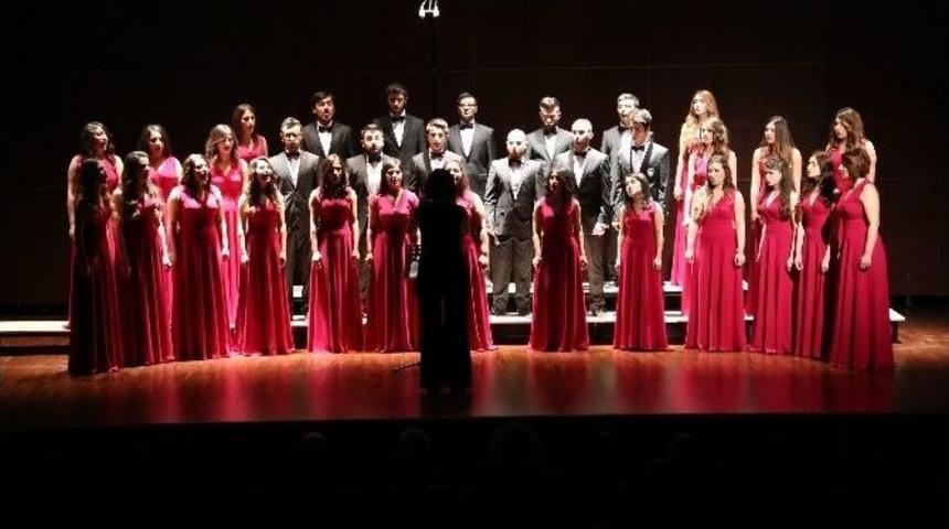 Gstf Ve Eğitim Fak&uuml;ltesi Korosundan Konser