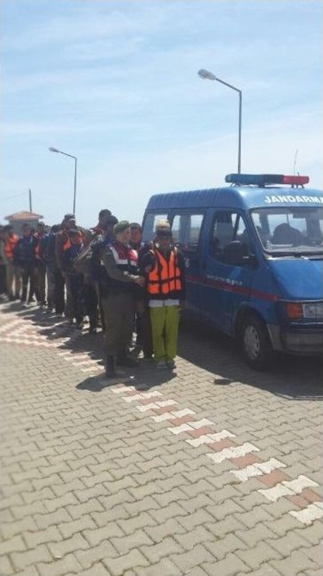 Kamyon Kasasında 43 M&uuml;lteci Yakalandı