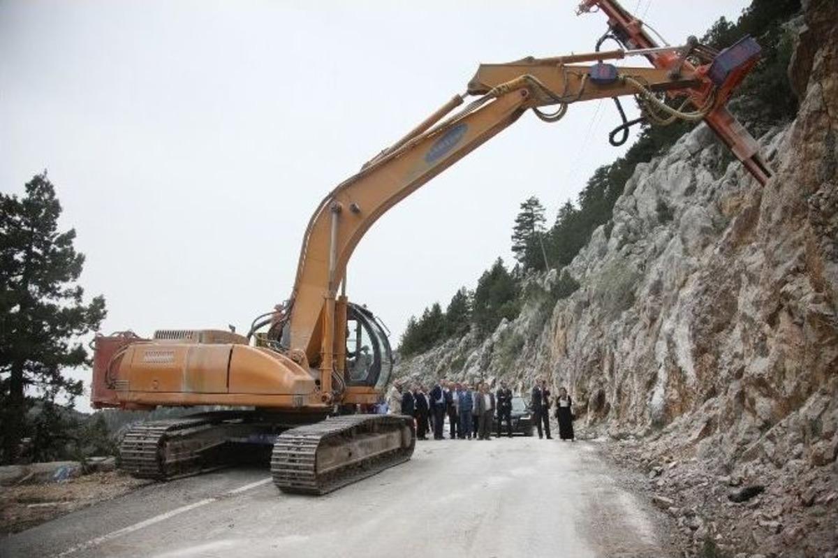 Karaisalı-kızıldağ Yolu Dinamitle A&ccedil;ılıyor