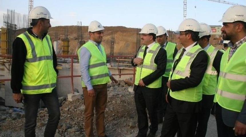 Ak Parti Yozgat Milletvekili Yusuf Başer Yozgat Araştırma Uygulama Hastanesi İnşaatını İnceledi