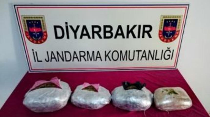 Diyarbakır&rsquo;da 6 Kilogram Esrar Ele Ge&ccedil;irildi