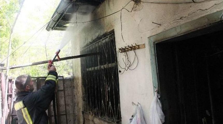 Elazığ&rsquo;da Ev Yangını