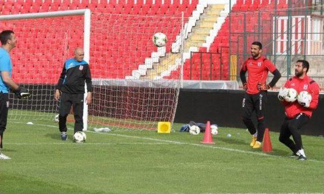 Balıkesirspor Kalesinde Rekabet Kızıştı