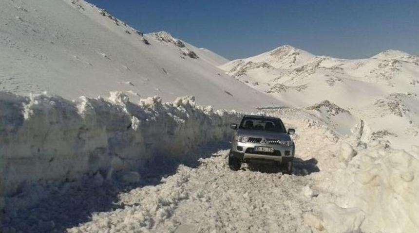 Nisan Ayında Karla M&uuml;cadele &Ccedil;alışması Yapıldı