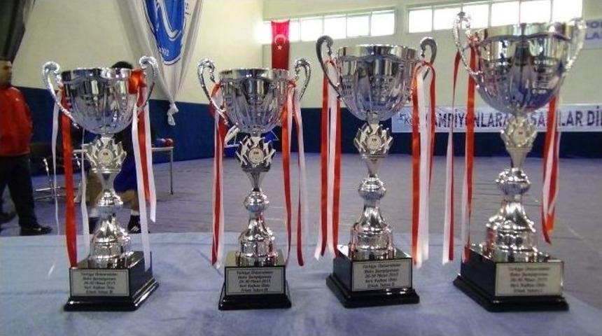 Kars&rsquo;ta &Uuml;niversiteler Arası Boks Şampiyonası Sona Erdi