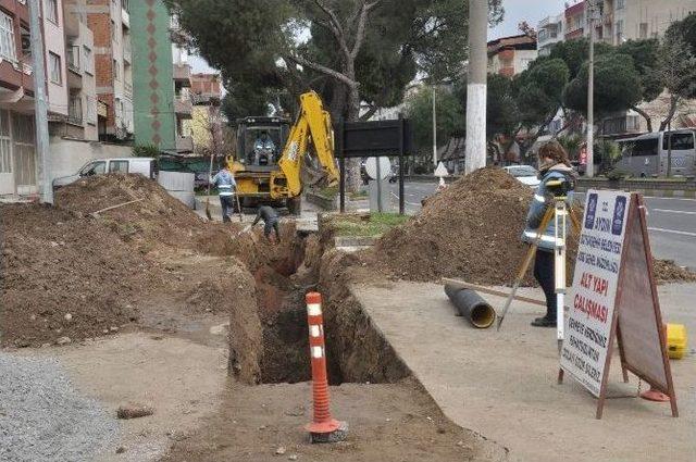 Nazilli Belediyesi Bozulan Yolları Onarıyor