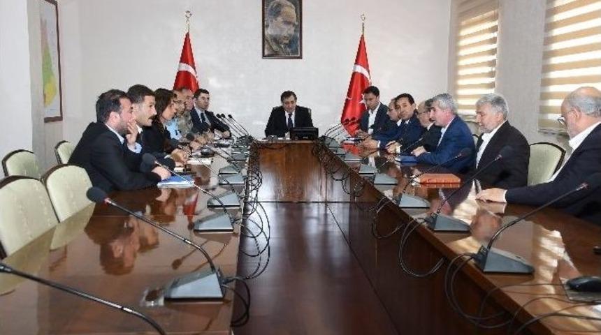 K&uuml;&ccedil;&uuml;k: &ldquo;se&ccedil;im G&uuml;n&uuml;, Demokrasilerin Ş&ouml;len G&uuml;n&uuml;d&uuml;r&rdquo;