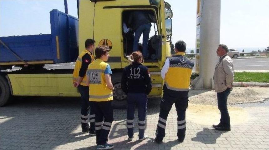 Tır Şof&ouml;r&uuml;, Park Halindeki Tır&rsquo;ında &Ouml;l&uuml; Bulundu