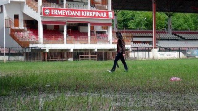 Kırkpınar Er Meydanı'nda Taşkın Temizliği