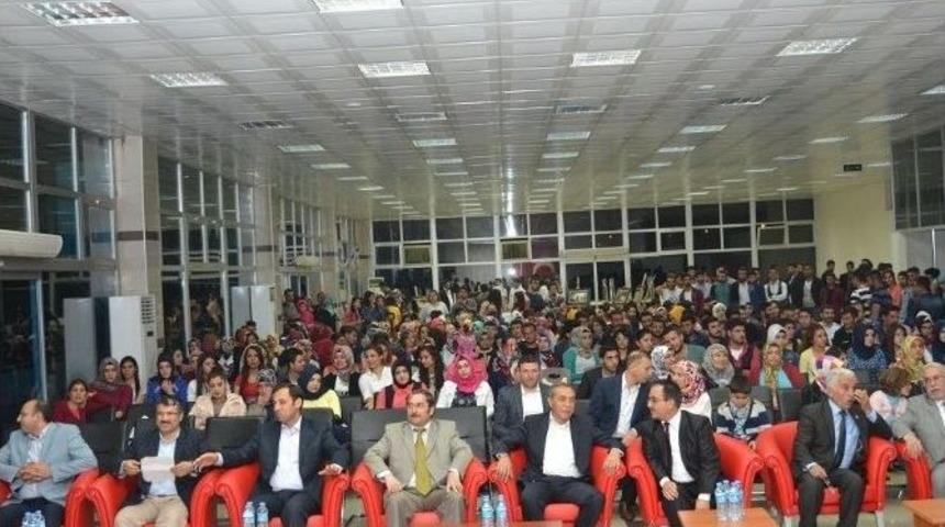 &ldquo;bir İlkbahar Gecesi Şiirlerde Buluşalım&rdquo; Şiir Dinletisi D&uuml;zenlendi