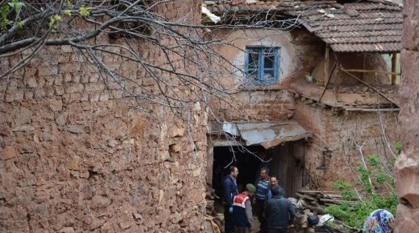 Yaşlı Kadın Evinde &Ouml;l&uuml; Bulundu