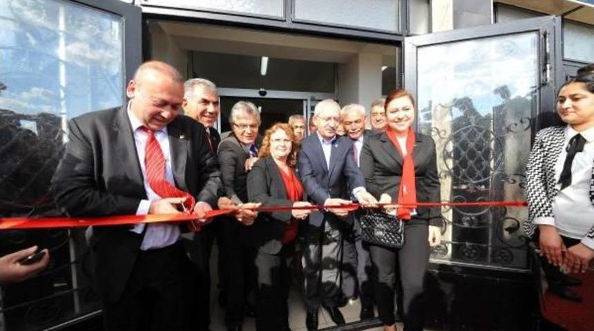 Kılı&ccedil;daroğlu, Ahmet Davutoğlu'nu Televizyonda Tartışmaya &Ccedil;ağırdı (2)