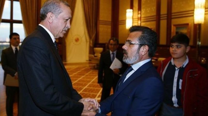 Cumhurbaşkanı Erdoğan, &Ouml;zgecan&rsquo;ın Ailesini Kabul Etti