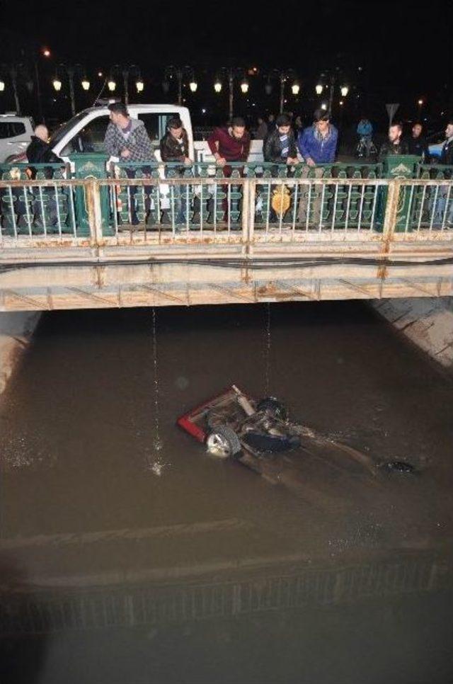 Eskişehir&rsquo;de Otomobil Sulama Kanalına U&ccedil;tu: 1 Yaralı 1