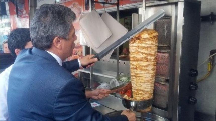 (&ouml;zel Haber) Chp&rsquo;li Balbay Hem D&ouml;ner Kesti, Hem Mesaj Verdi