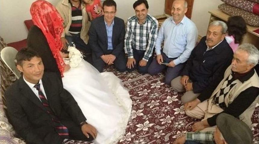 Ak Parti&rsquo;li Atay Uslu: "ak Parti D&ouml;neminde Yol Ve Okul Yapmak Sıradan Hizmet Oldu"