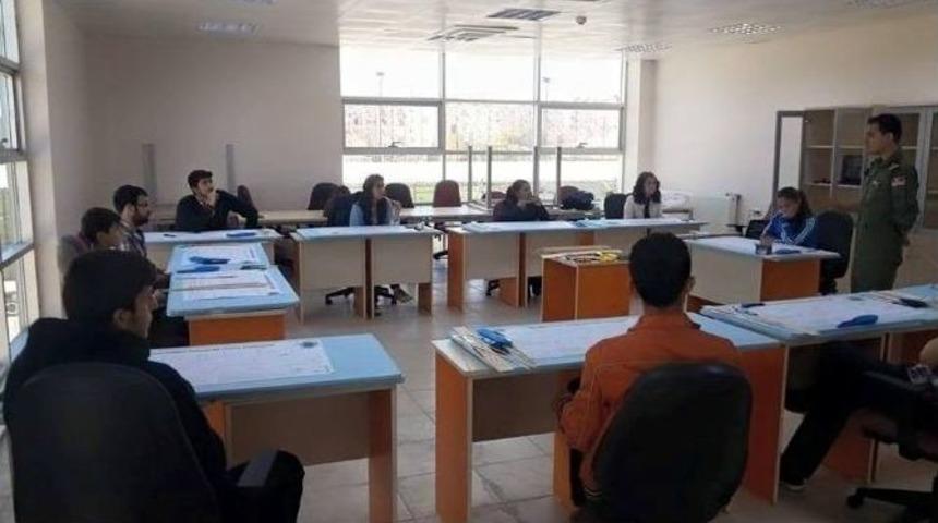 Gençlik Merkezi’nde Model Uçak Kursu Devam Ediyor