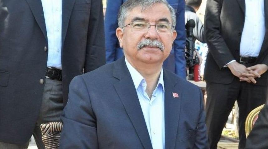 Milli Savunma Bakanı İsmet Yılmaz: